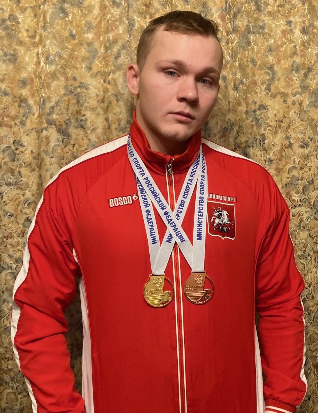  Артем Лосев завоевал  золотую и бронзовую медали на Кубке и Первенстве России по плаванию среди лиц с ПОДА